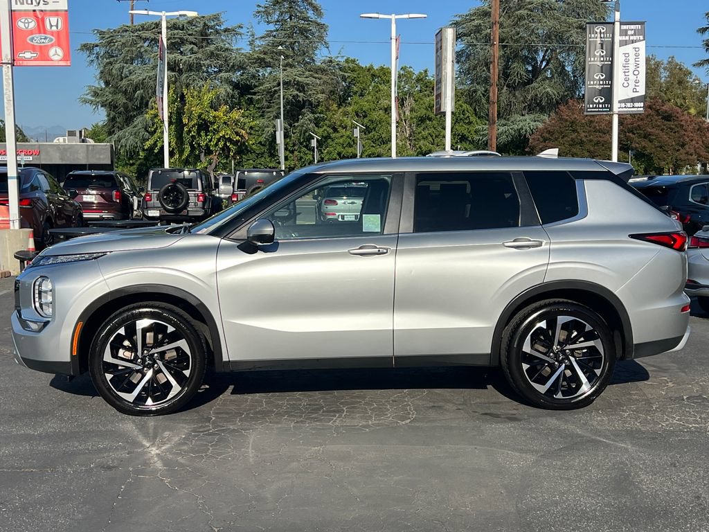 Used 2024 Mitsubishi Outlander SE FWD image 3