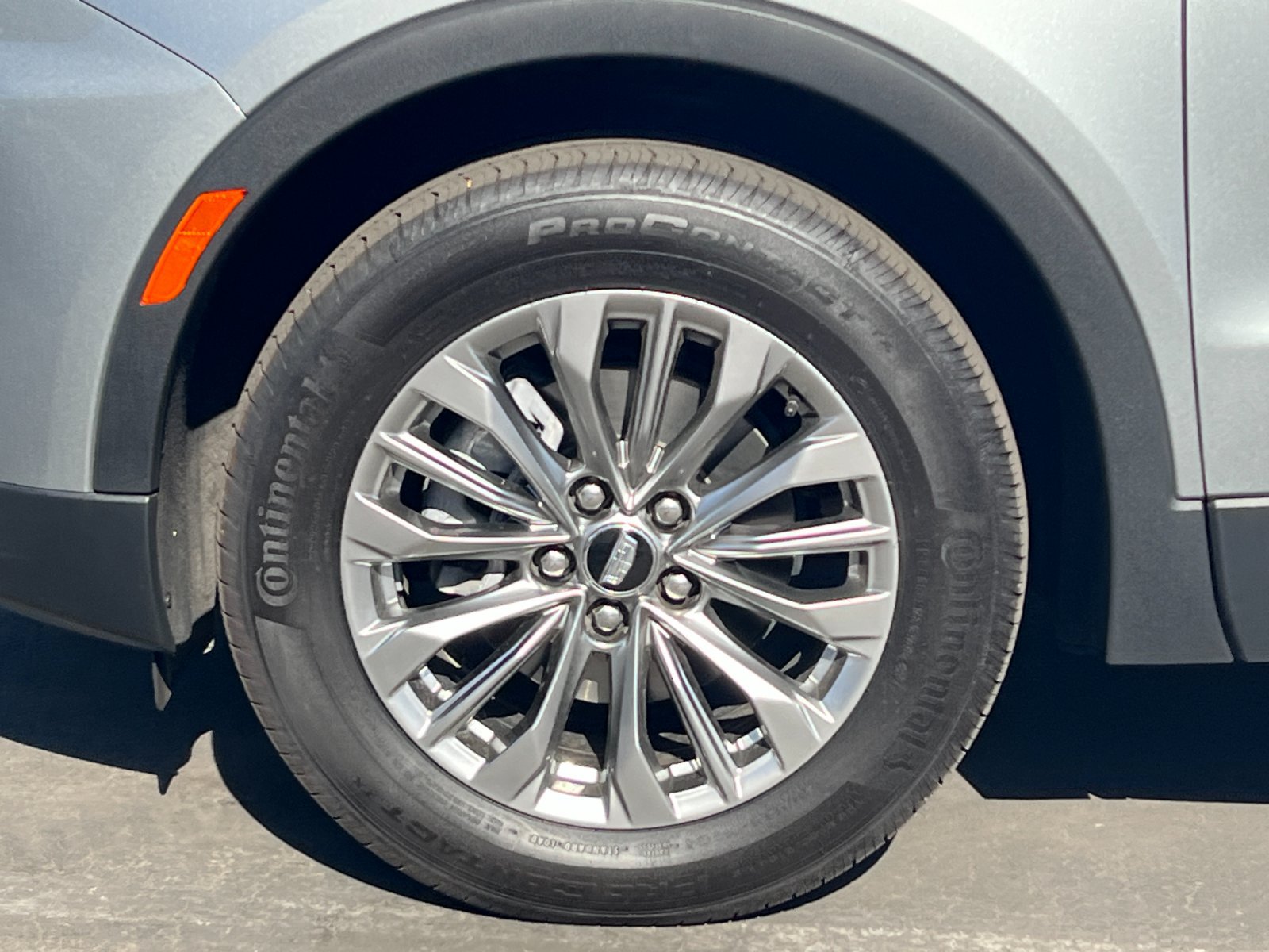 Certified 2025 Cadillac XT4 Premium Luxury AWD/4WD image 27
