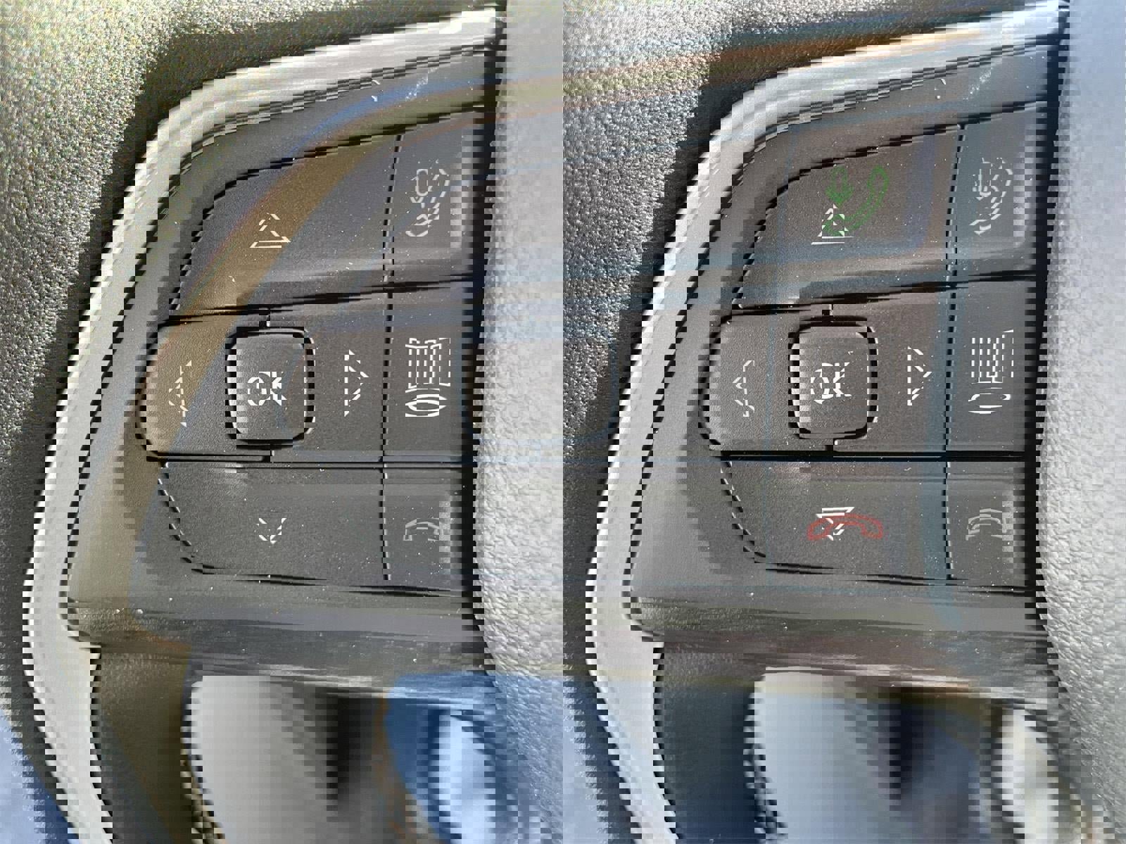 New 2025 Jeep Grand Cherokee Altitude image 14