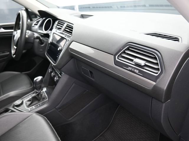 Used 2021 Volkswagen Tiguan SEL image 41