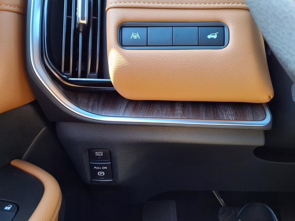New 2026 Nissan Armada SL w/ Captain's Chari Seat Package AWD/4WD image 16