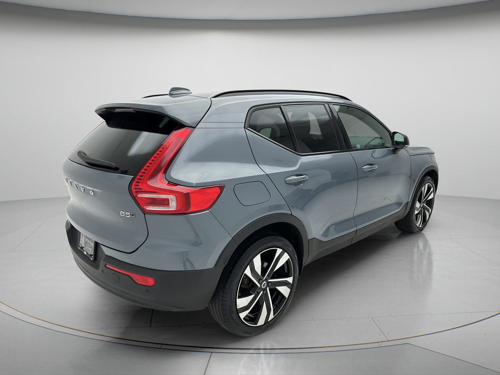 Used 2023 Volvo XC40 B5 Plus w/ Climate Package AWD/4WD image 5