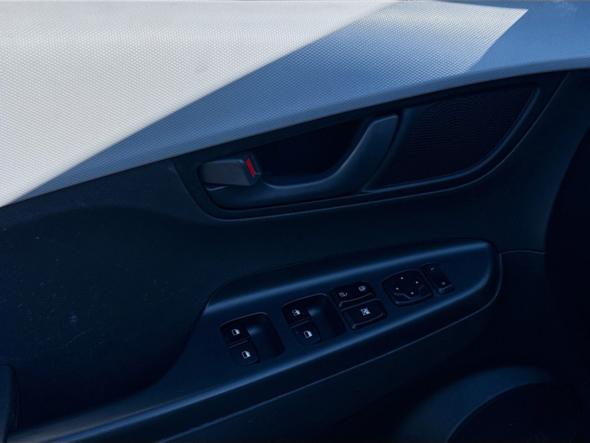 Used 2019 Hyundai Kona SE image 14