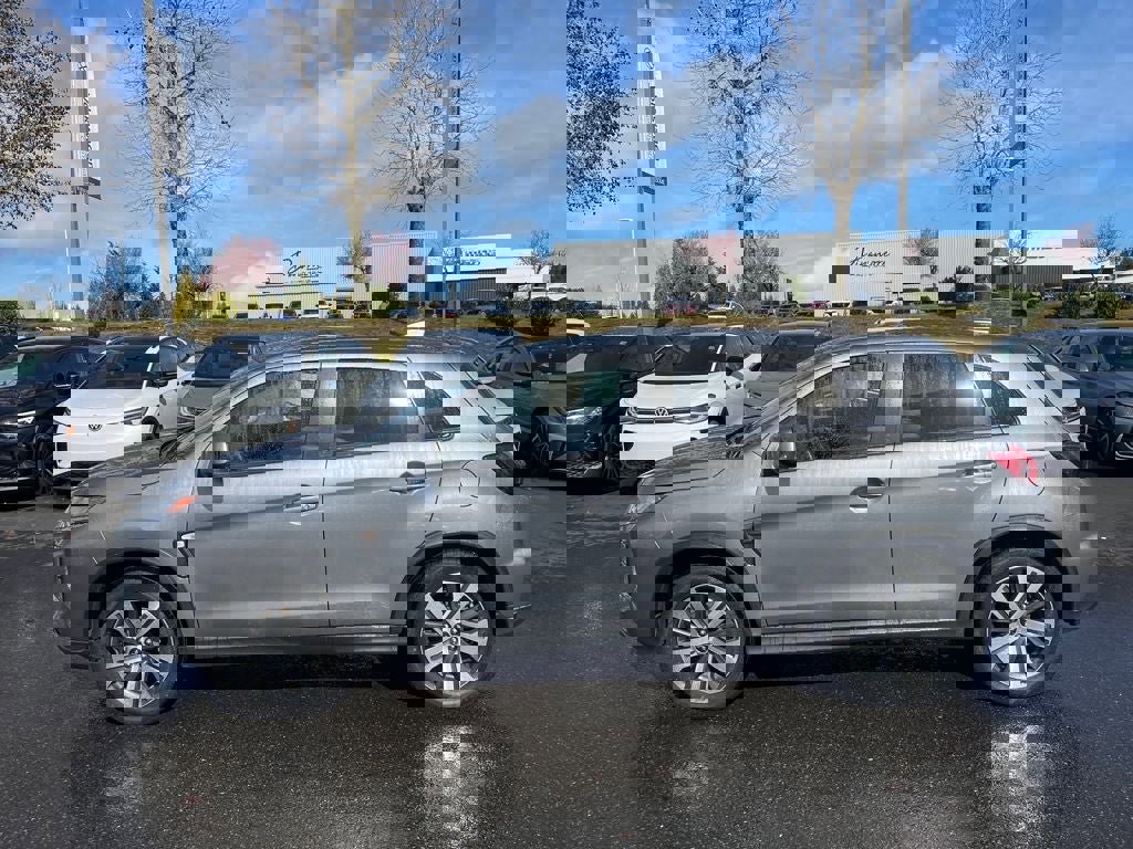 Used 2024 Mitsubishi Outlander Sport ES image 8