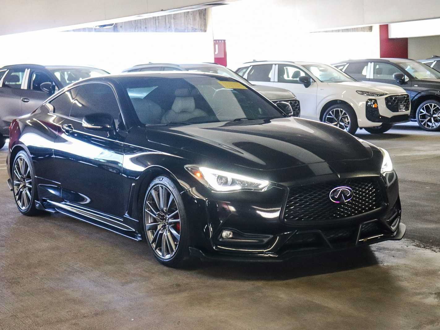 Used 2017 INFINITI Q60 Red Sport 400 RWD image 5