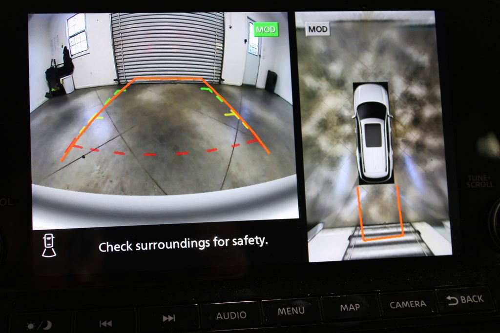 Used 2025 Nissan Pathfinder SL image 36