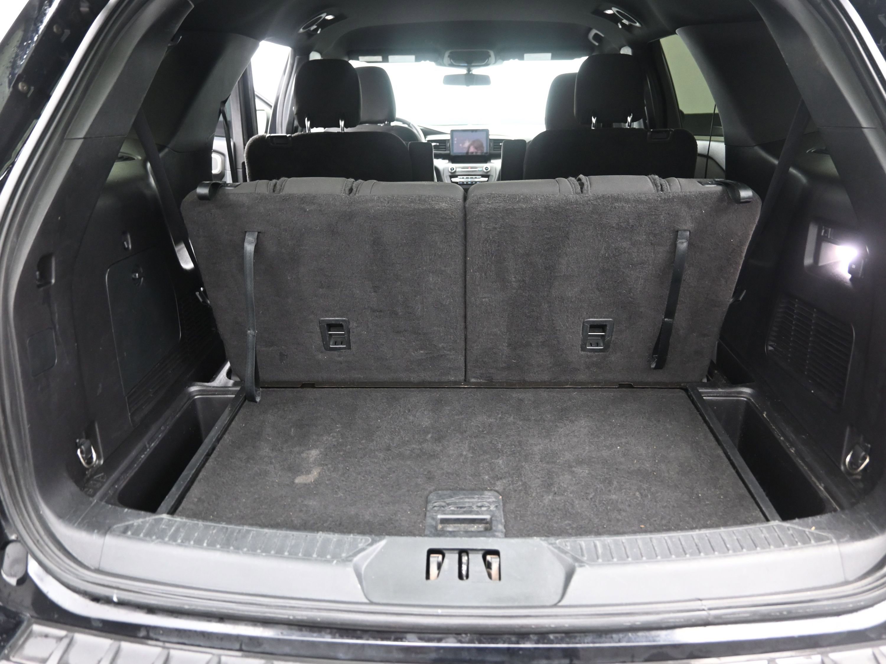 Used 2020 Ford Explorer XLT w/ Class III Trailer Tow Package image 21