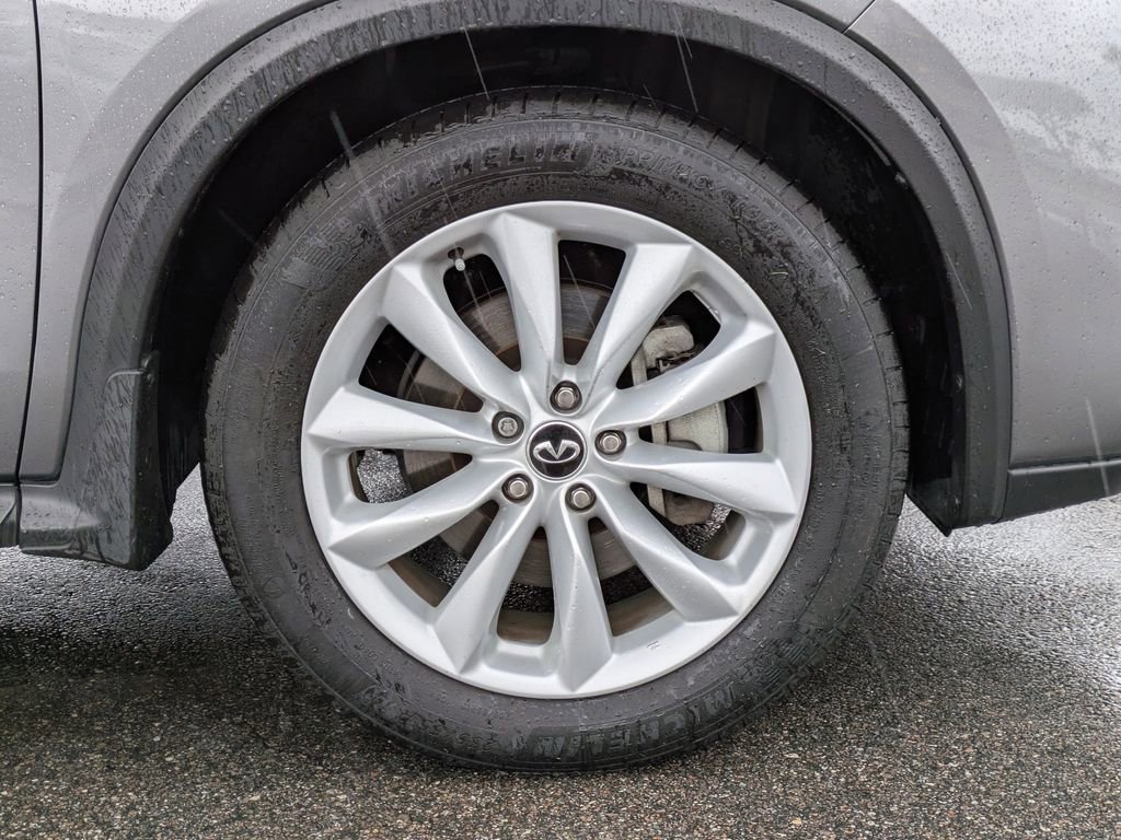 Used 2019 INFINITI QX50 Essential w/ Premium Heat Package image 11