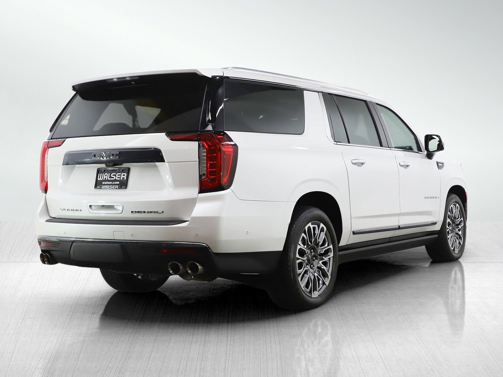 Used 2023 GMC Yukon XL Denali Ultimate AWD/4WD image 6