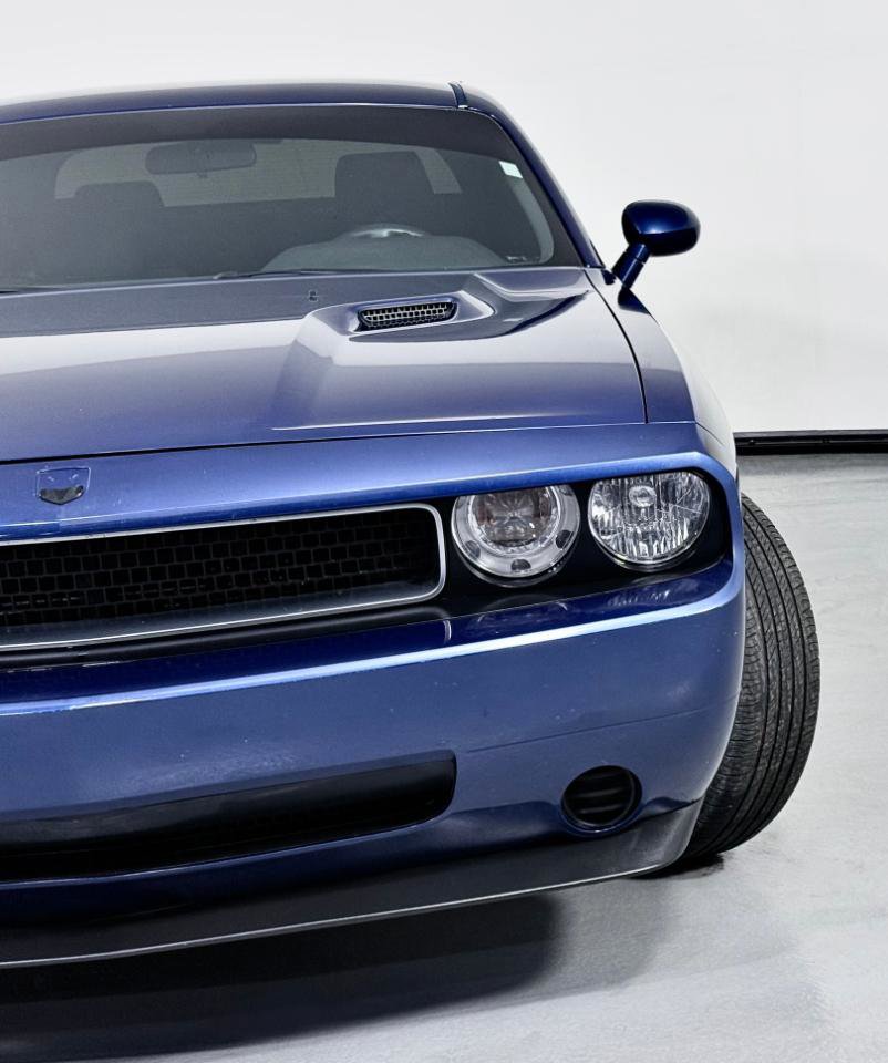 Used 2010 Dodge Challenger SE image 6