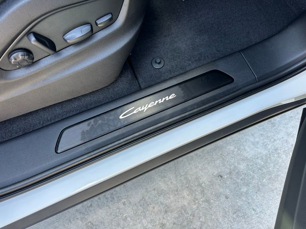 Certified 2026 Porsche Cayenne E-Hybrid image 23