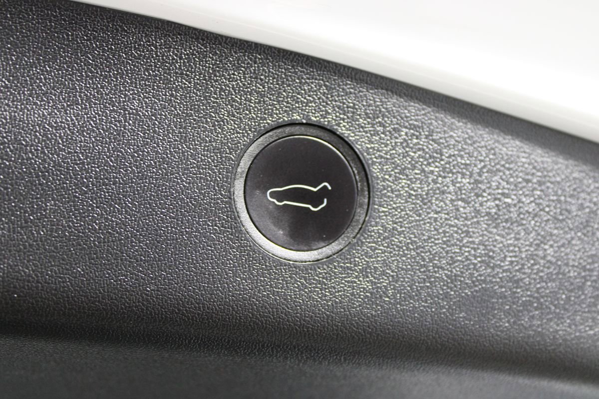 Used 2023 Tesla Model 3 Performance image 22