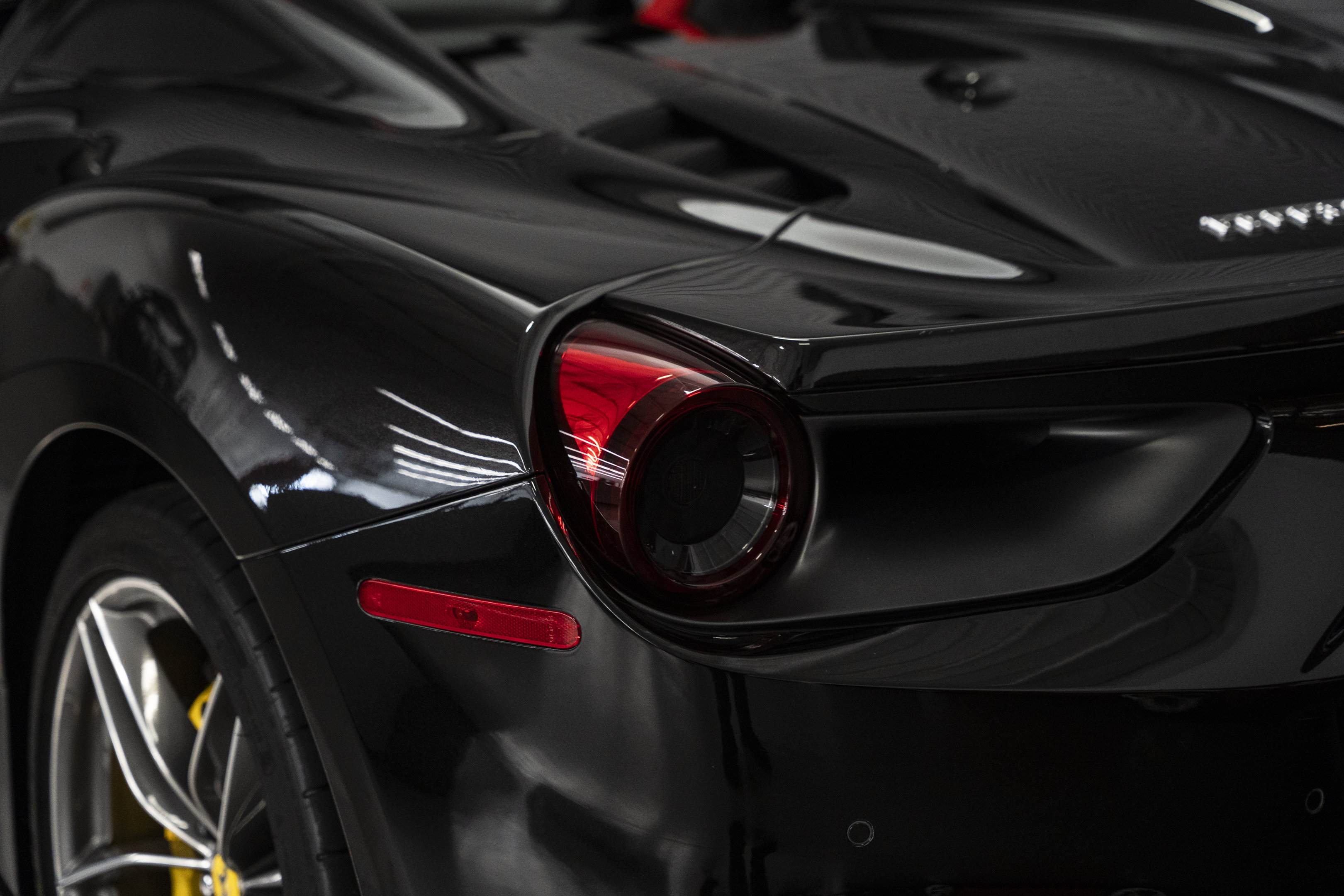 Used 2016 Ferrari 488 Spider RWD image 16