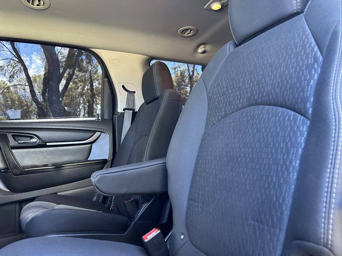 Used 2014 GMC Acadia SLE FWD image 24