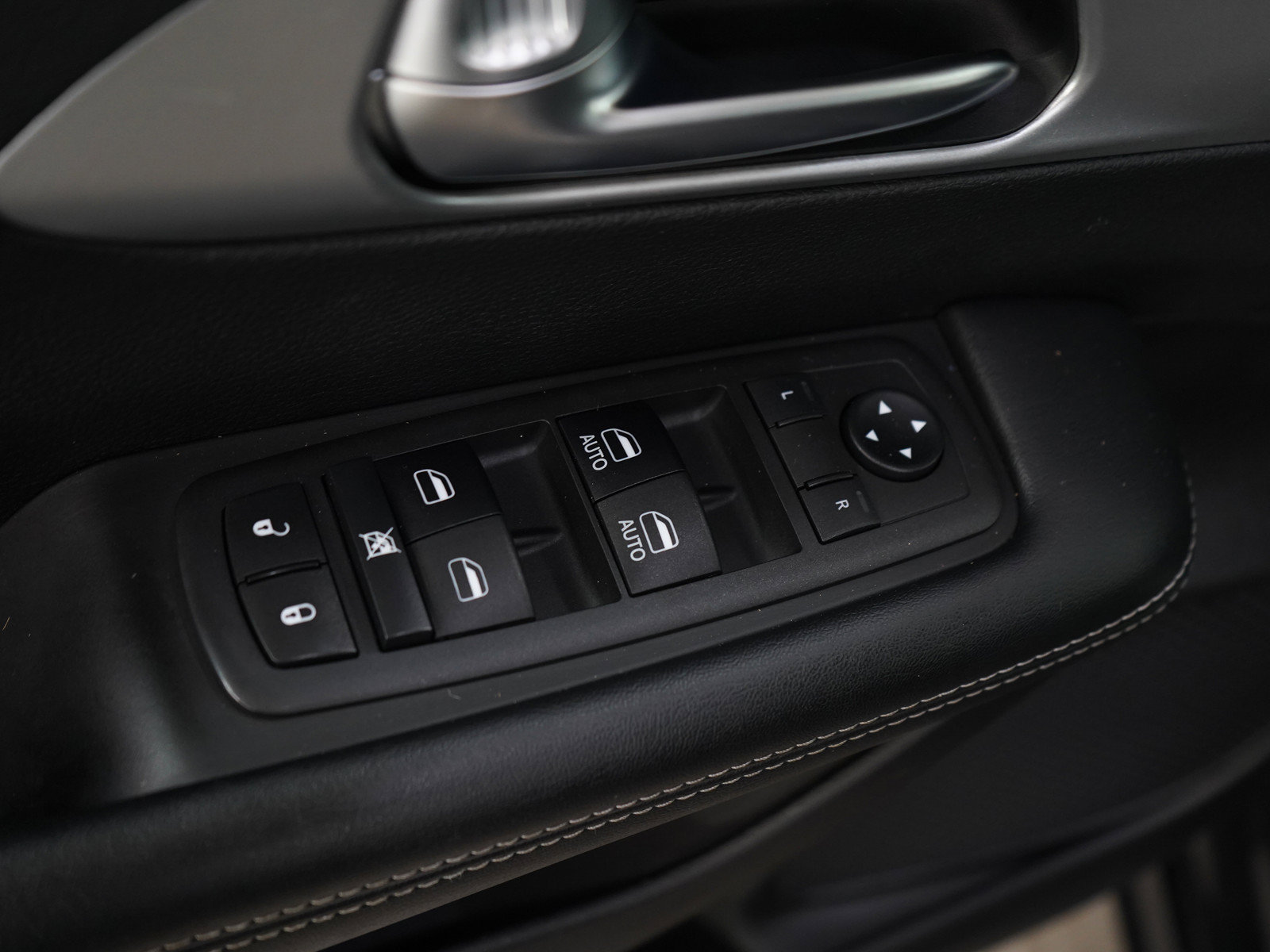 Used 2019 Chrysler Pacifica Touring Plus FWD image 22