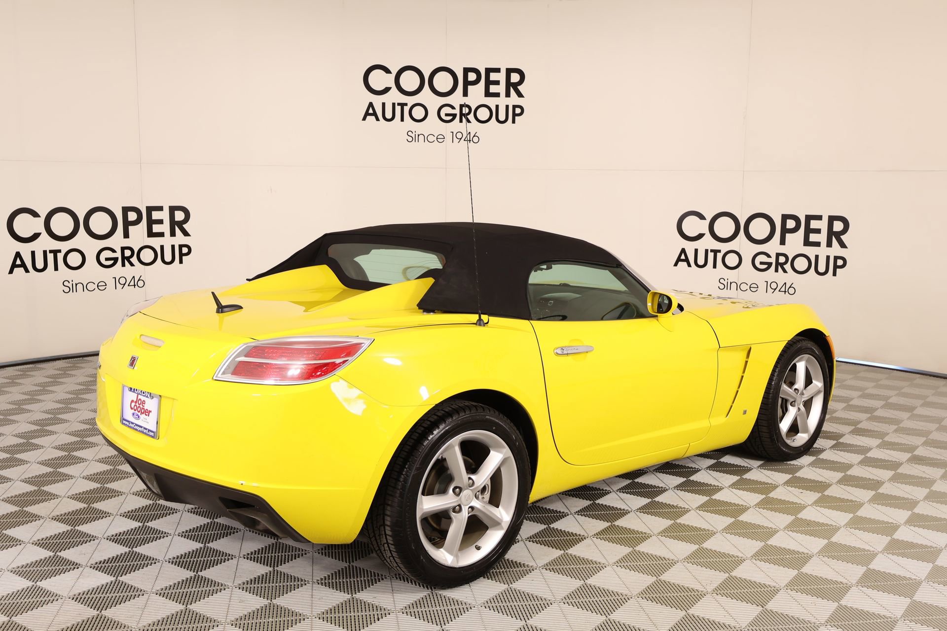 Used 2009 Saturn Sky w/ Premium Trim Package RWD image 16