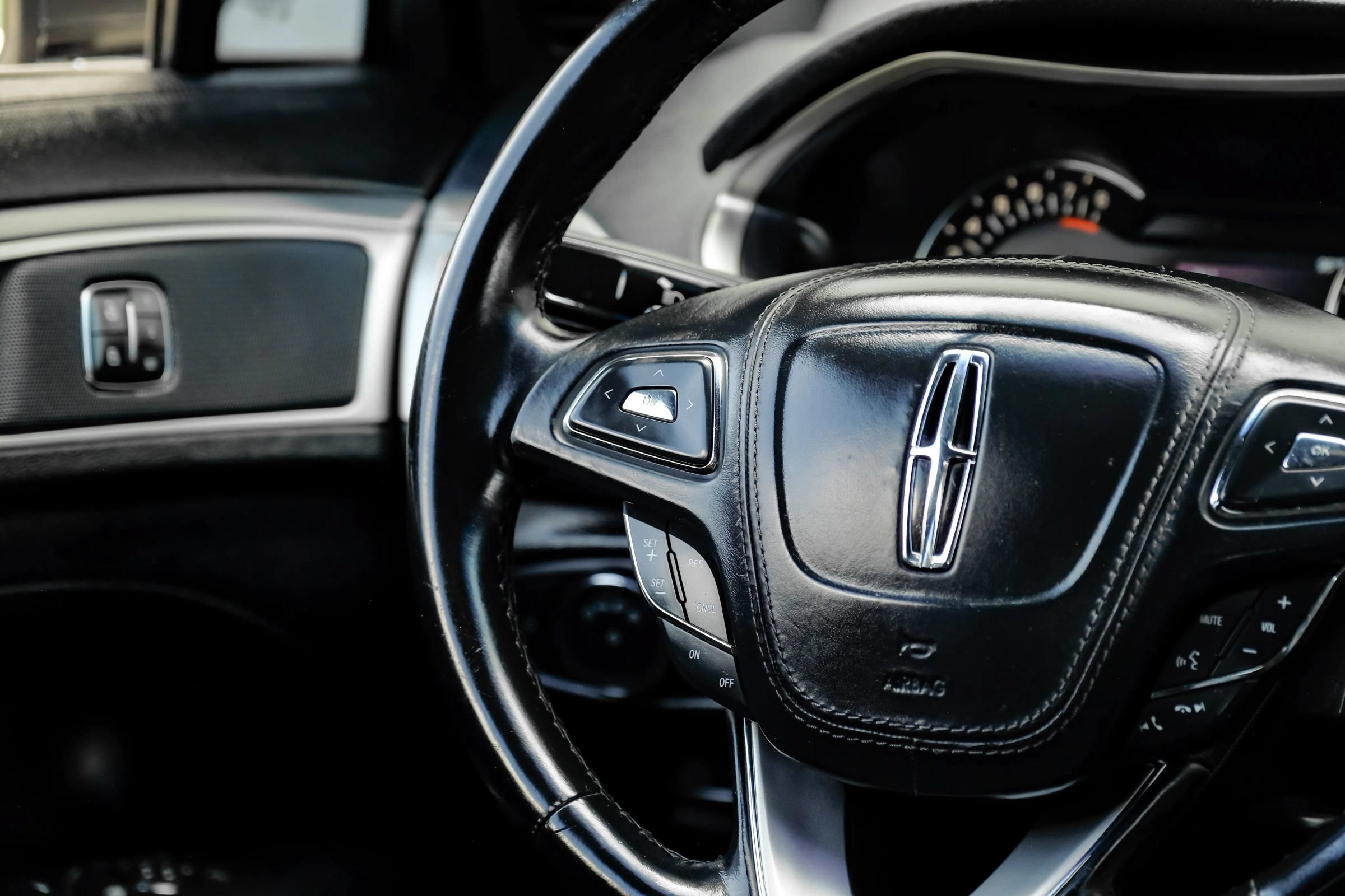 Used 2017 Lincoln MKZ Premiere FWD image 22