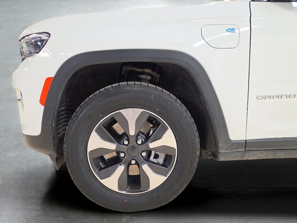 Used 2024 Jeep Grand Cherokee Limited 4xe AWD/4WD image 25