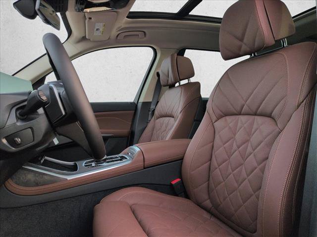 New 2027 BMW X7 xDrive40i w/ Premium Package AWD/4WD image 4