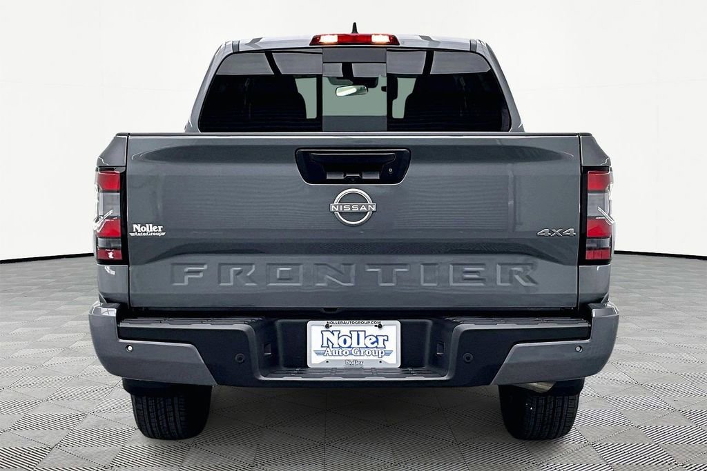 Used 2025 Nissan Frontier SV image 4