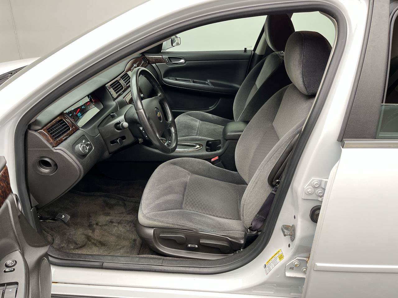 Used 2014 Chevrolet Impala Limited LS FWD image 3