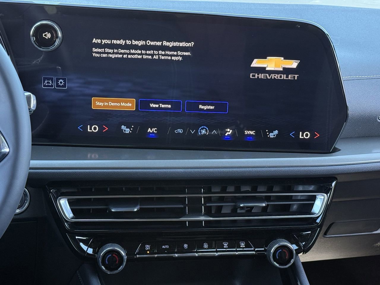 New 2026 Chevrolet Traverse LT w/ Sun and Wheel Package image 14