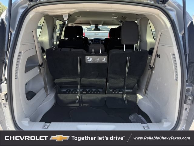 Used 2021 Chrysler Voyager LX FWD image 33