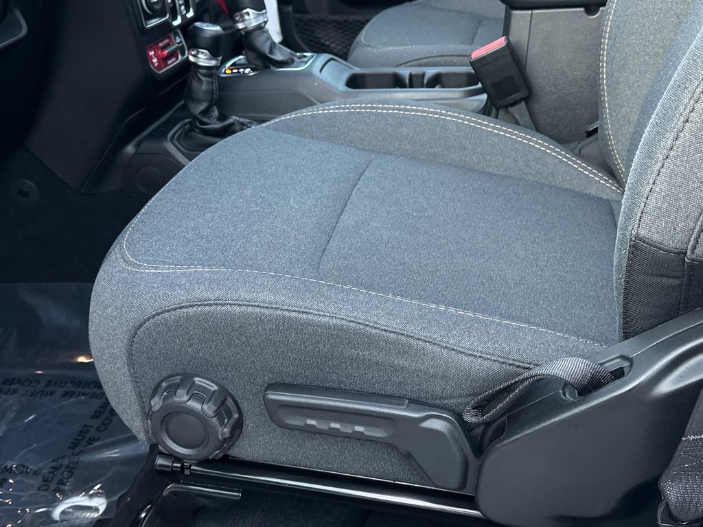 Used 2024 Jeep Wrangler Unlimited image 20