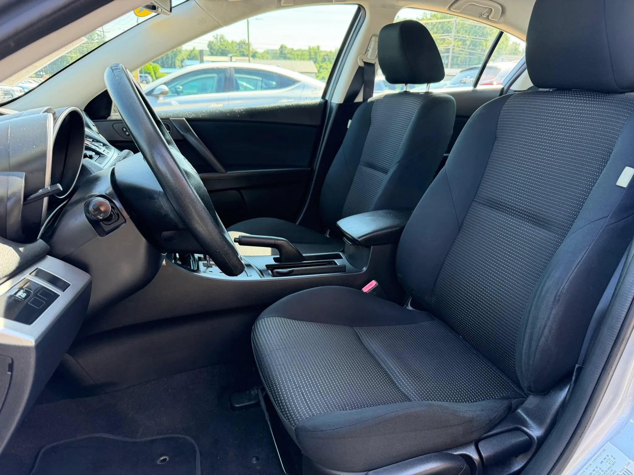 Used 2012 MAZDA MAZDA3 i Sport FWD image 9