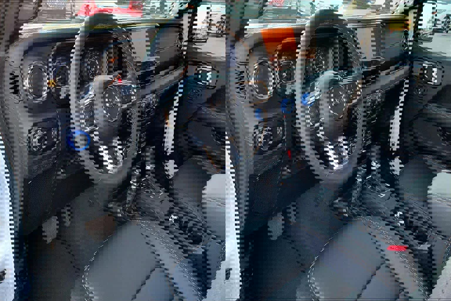 Used 2025 Jeep Wrangler Sahara w/ Safety Group image 17