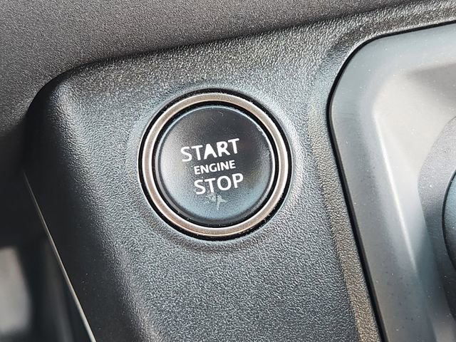 Used 2023 Land Rover Defender 110 SE image 19