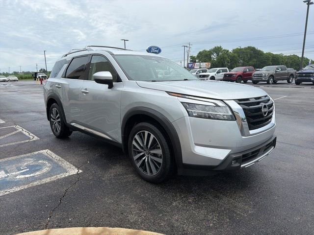 Used 2022 Nissan Pathfinder Platinum w/ Cargo Package FWD image 3