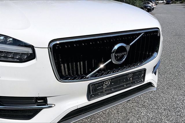 Used 2016 Volvo XC90 T6 Momentum AWD/4WD image 6
