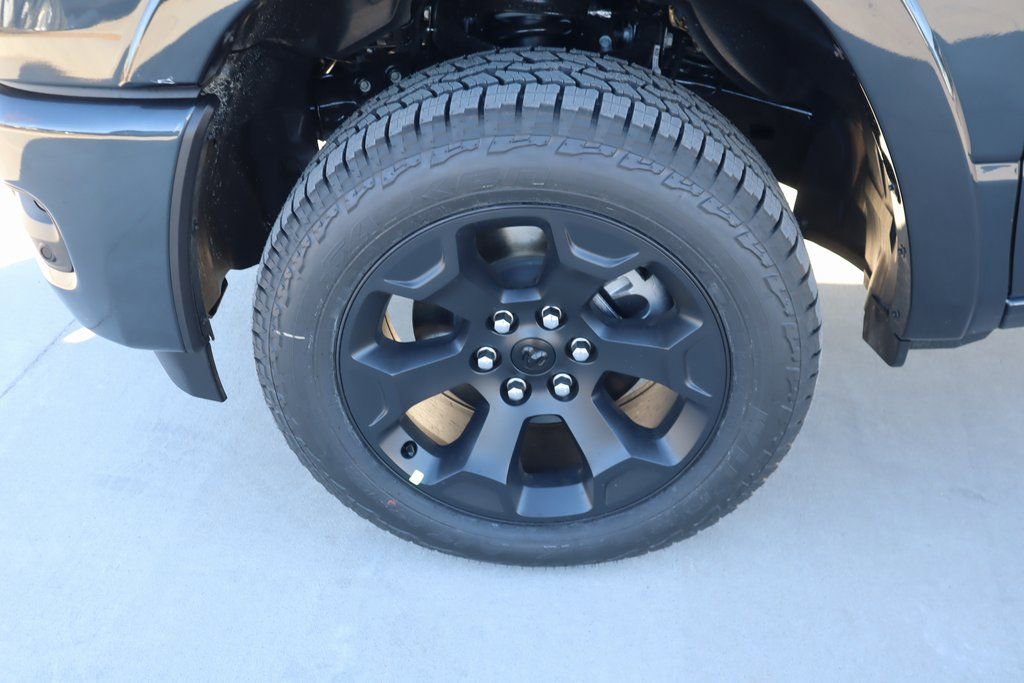 New 2026 RAM 1500 4x4 Crew Cab image 18