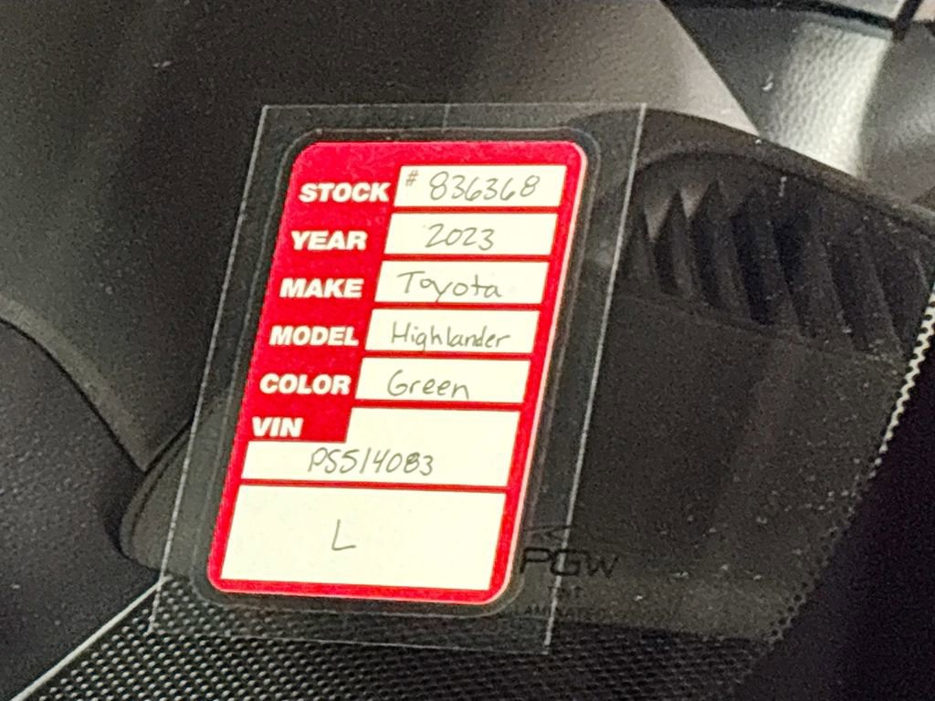 Used 2023 Toyota Highlander L image 24