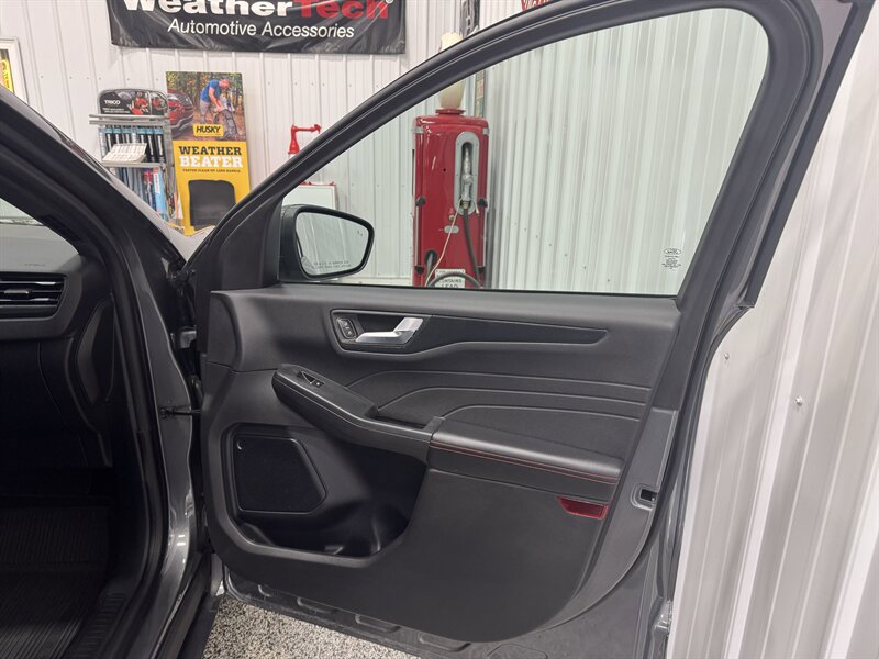 Used 2023 Ford Escape ST-Line w/ Tech Pack #1 FWD image 26