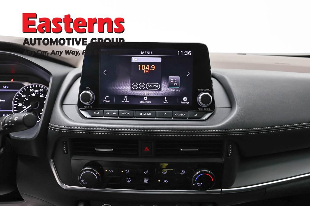 Used 2023 Nissan Rogue S AWD/4WD image 12