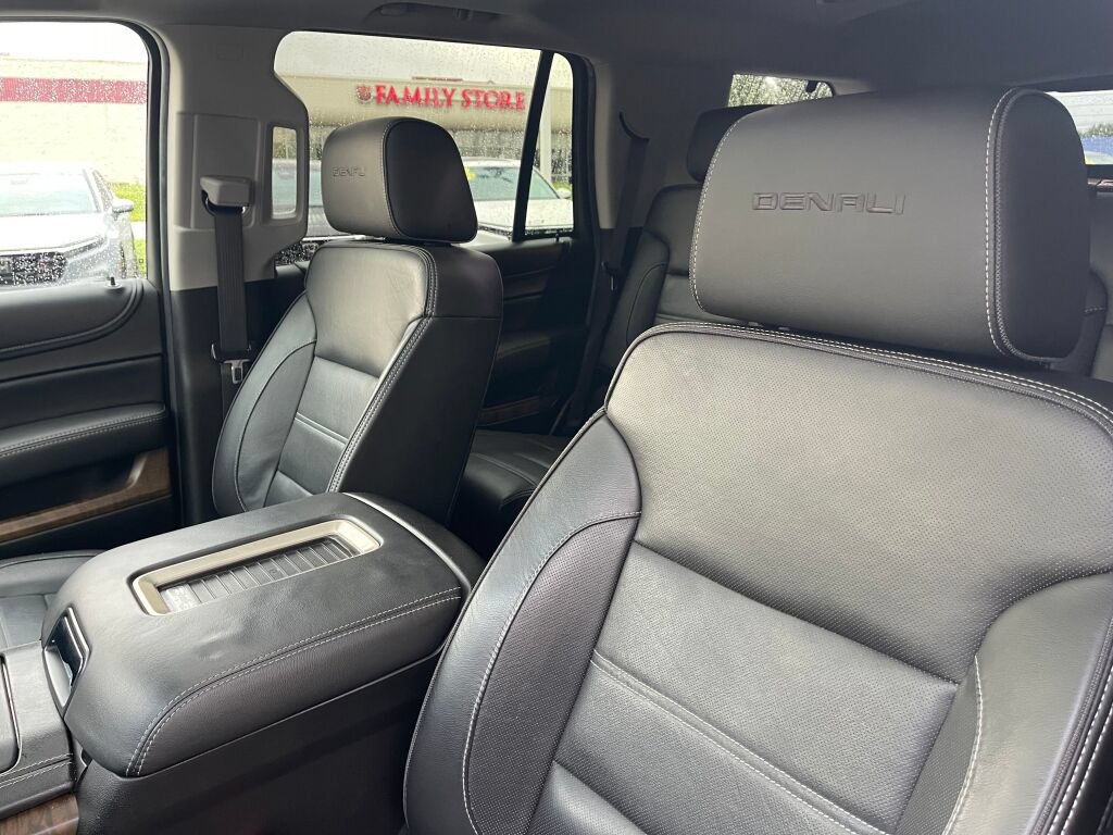Used 2018 GMC Yukon Denali w/ Open Road Package AWD/4WD image 6