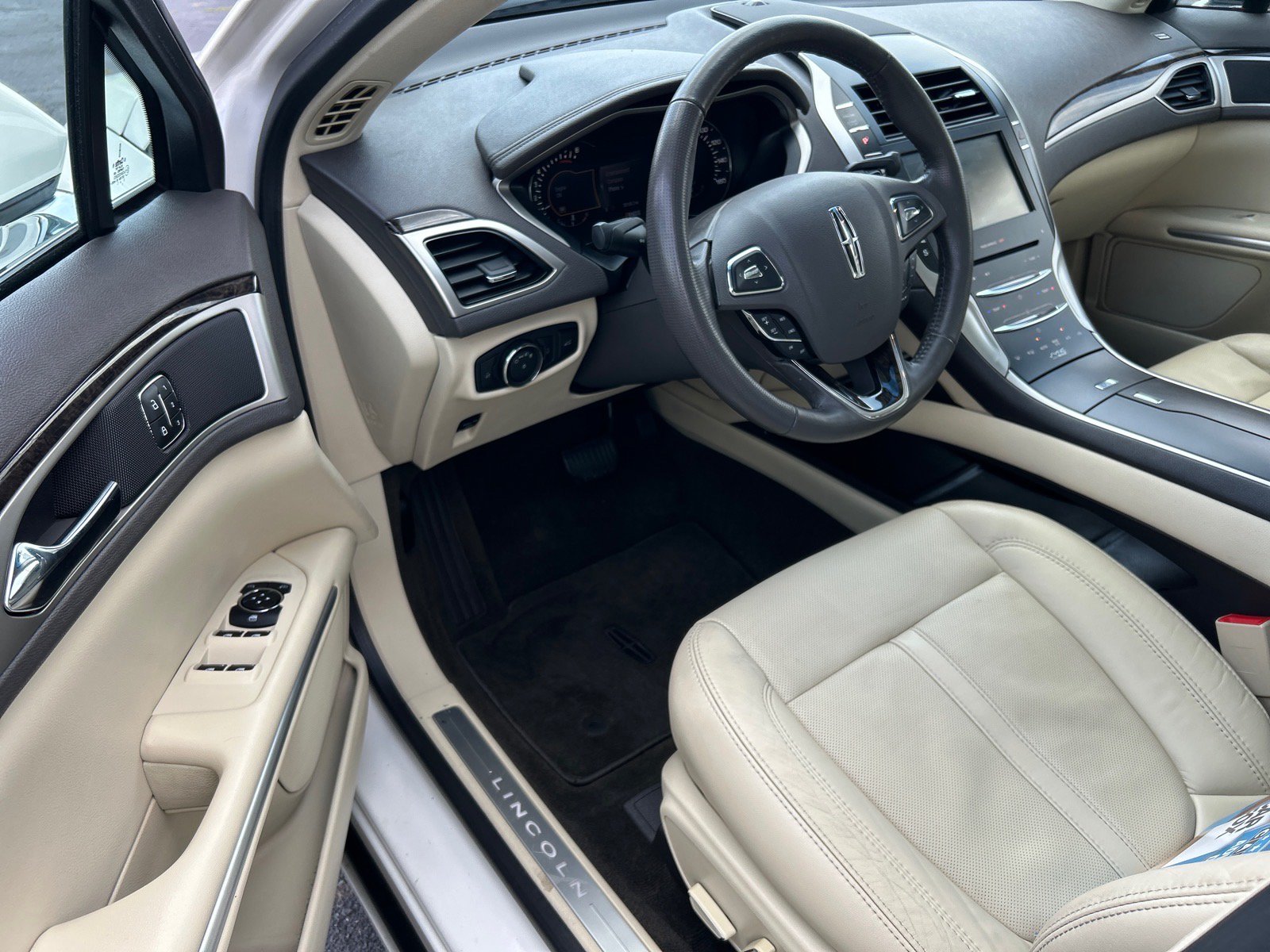 Used 2013 Lincoln MKZ AWD image 6