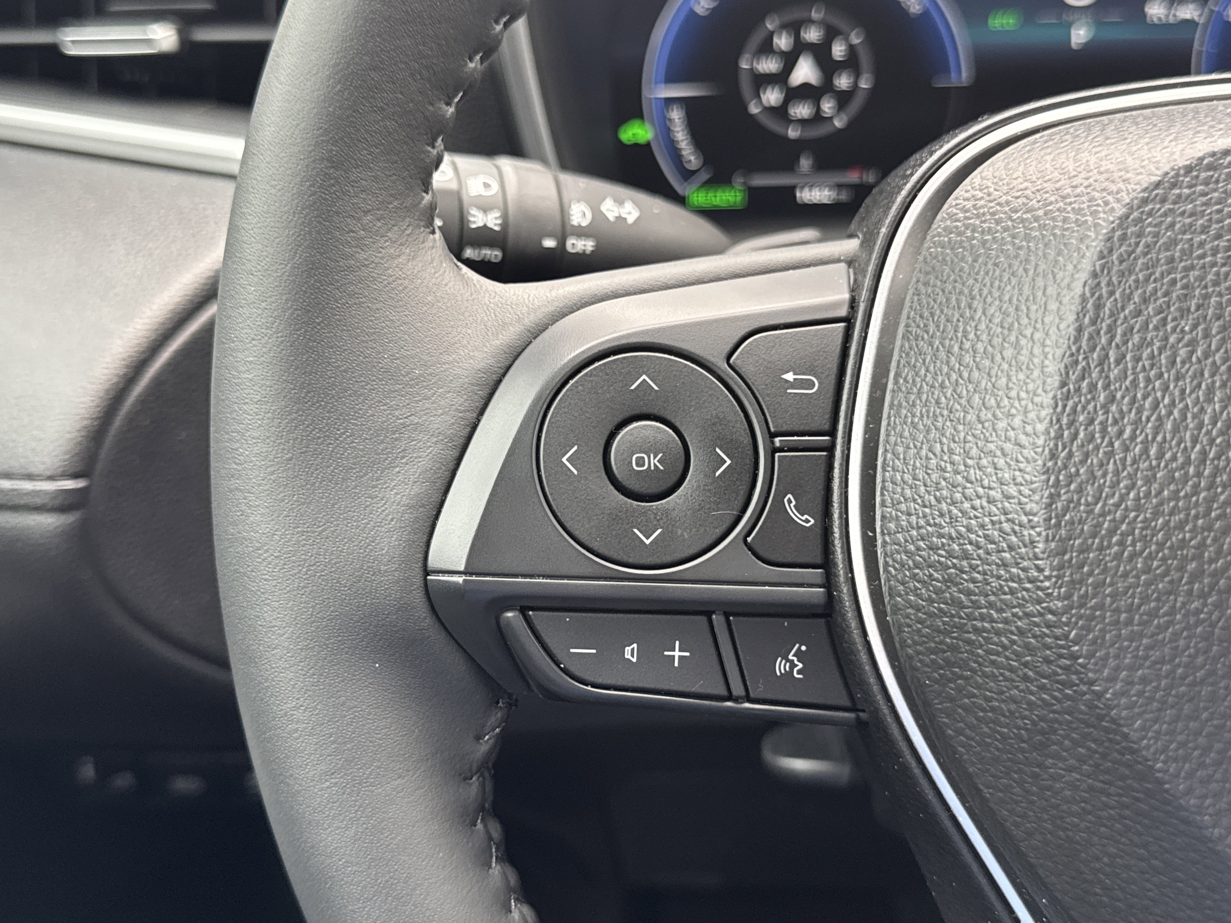 Used 2026 Toyota Corolla Cross XSE w/ Convenience Package image 14