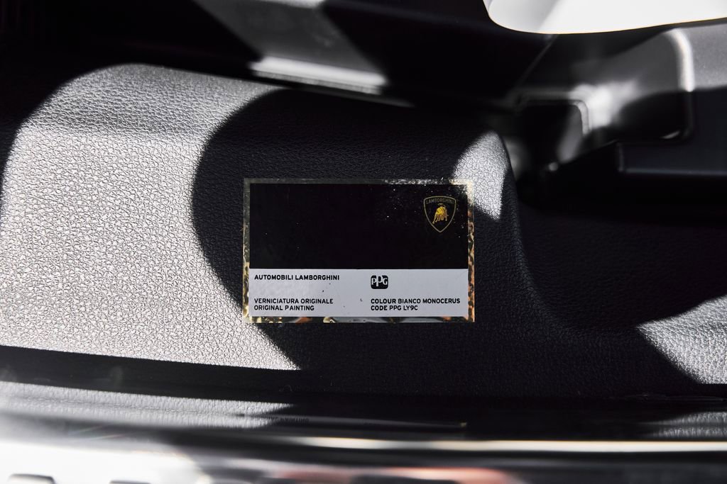 Used 2019 Lamborghini Urus AWD/4WD image 23