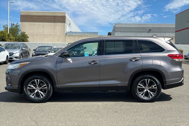 Certified 2019 Toyota Highlander Plus FWD image 9