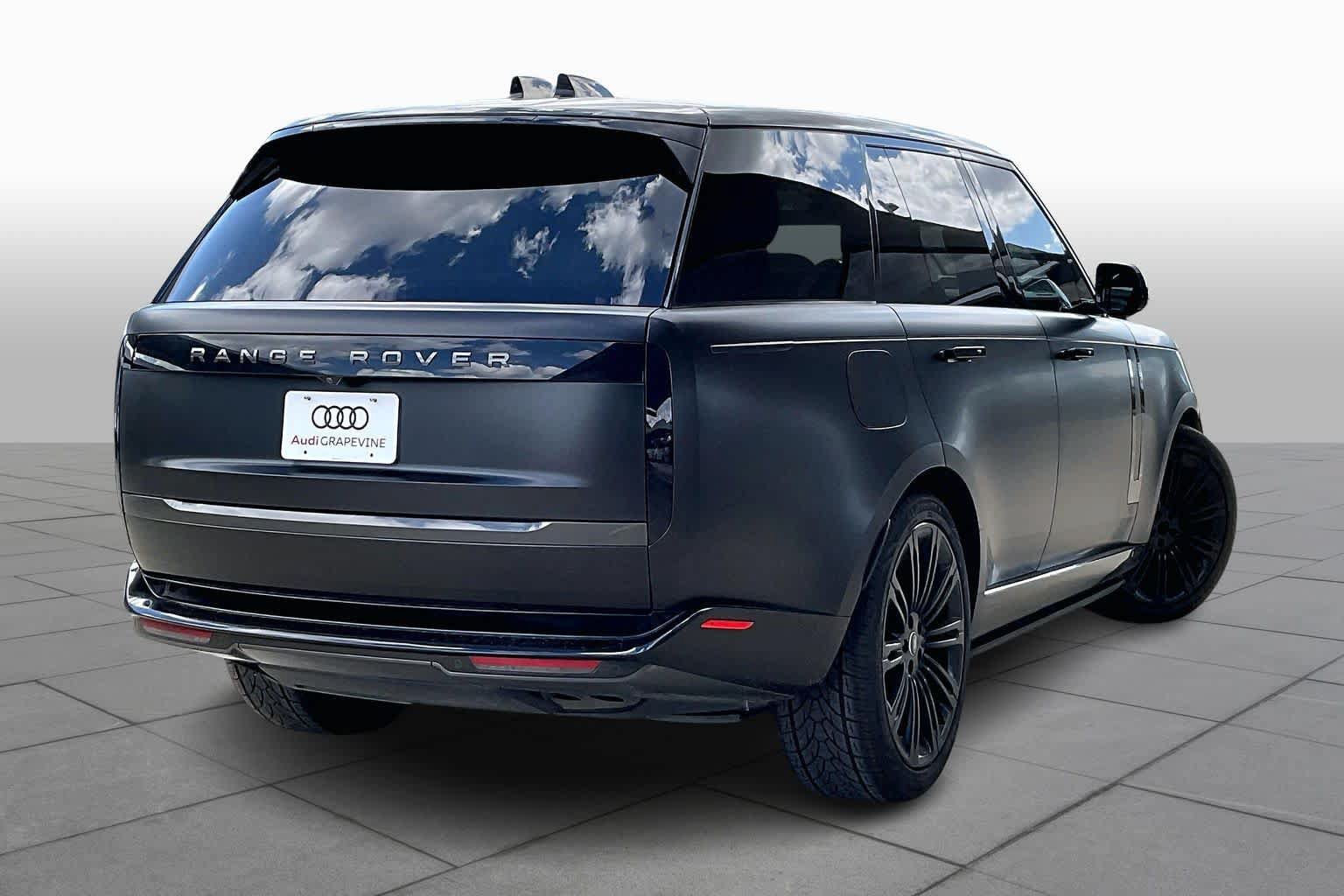 Used 2023 Land Rover Range Rover SE AWD/4WD image 12