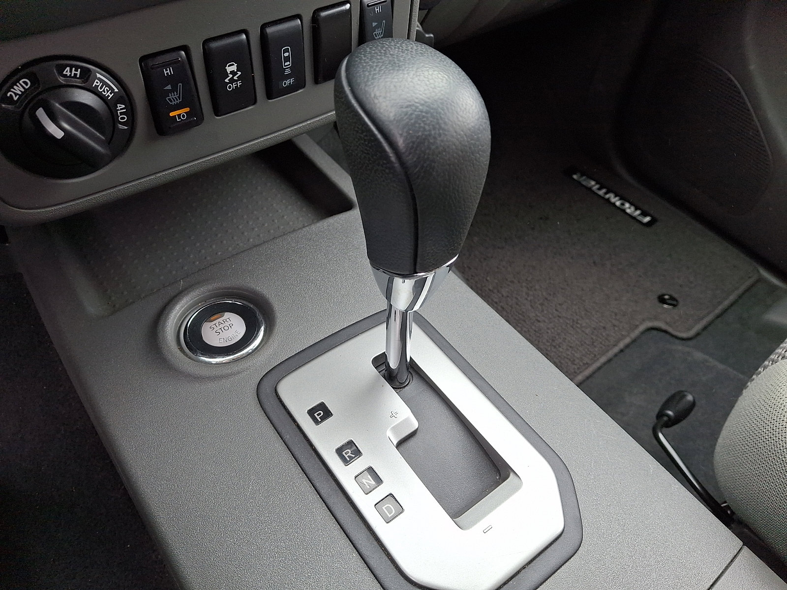 Used 2020 Nissan Frontier SV image 19