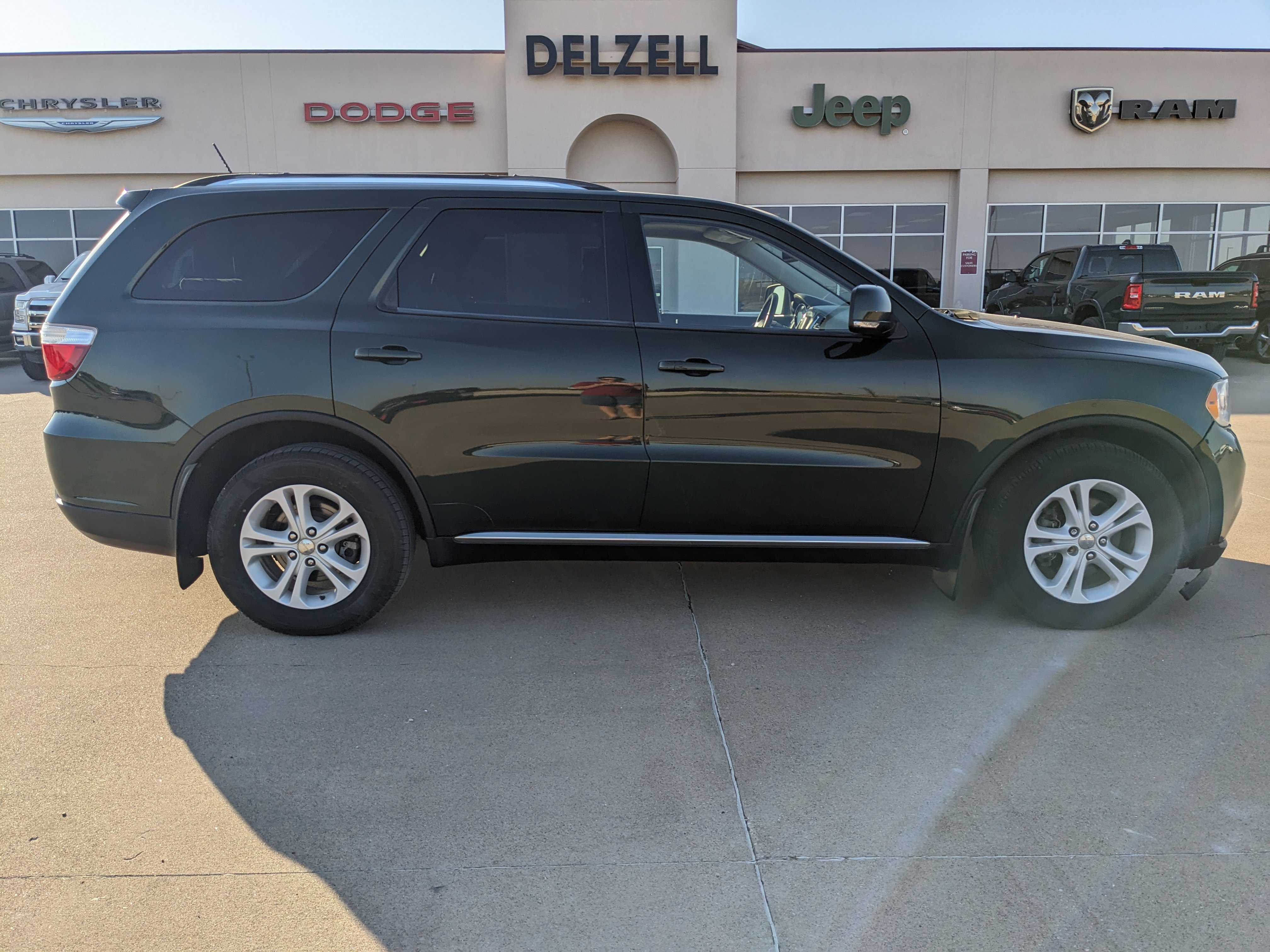Used 2011 Dodge Durango Crew w/ Entry Nav/Commuter Group AWD/4WD image 1