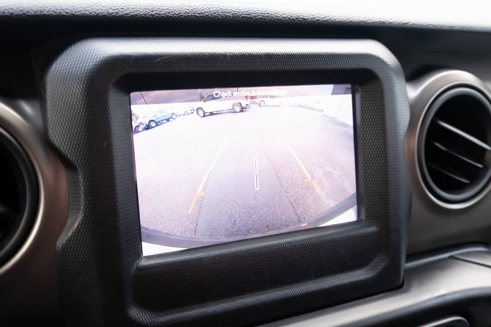 Used 2018 Jeep Wrangler Sport image 4