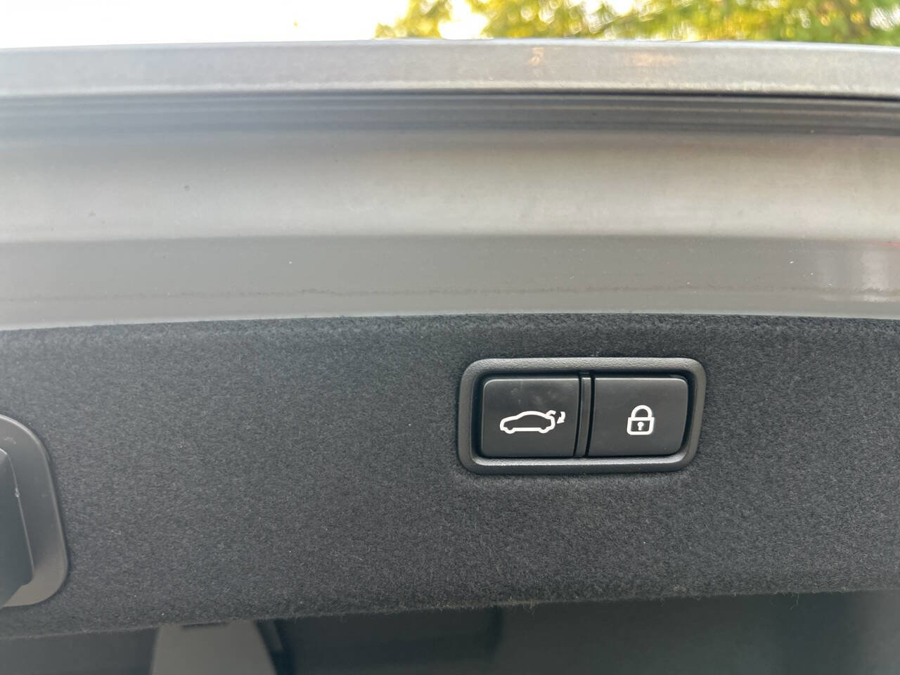 Used 2017 Genesis G80 3.8 w/ Option Group 03 image 24