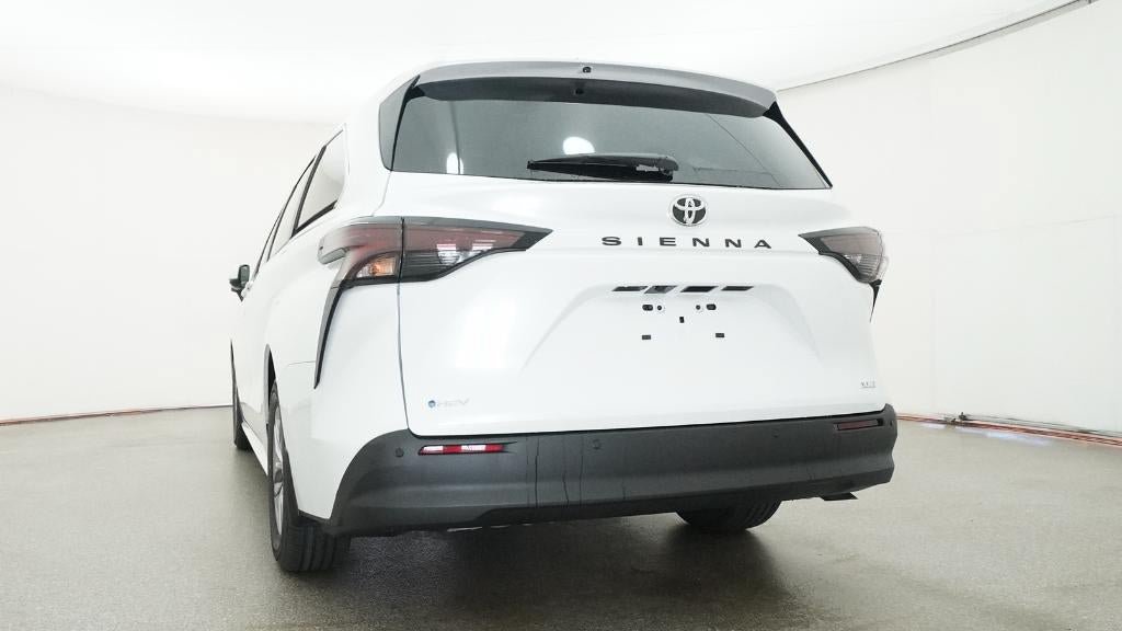 New 2026 Toyota Sienna XLE FWD image 22