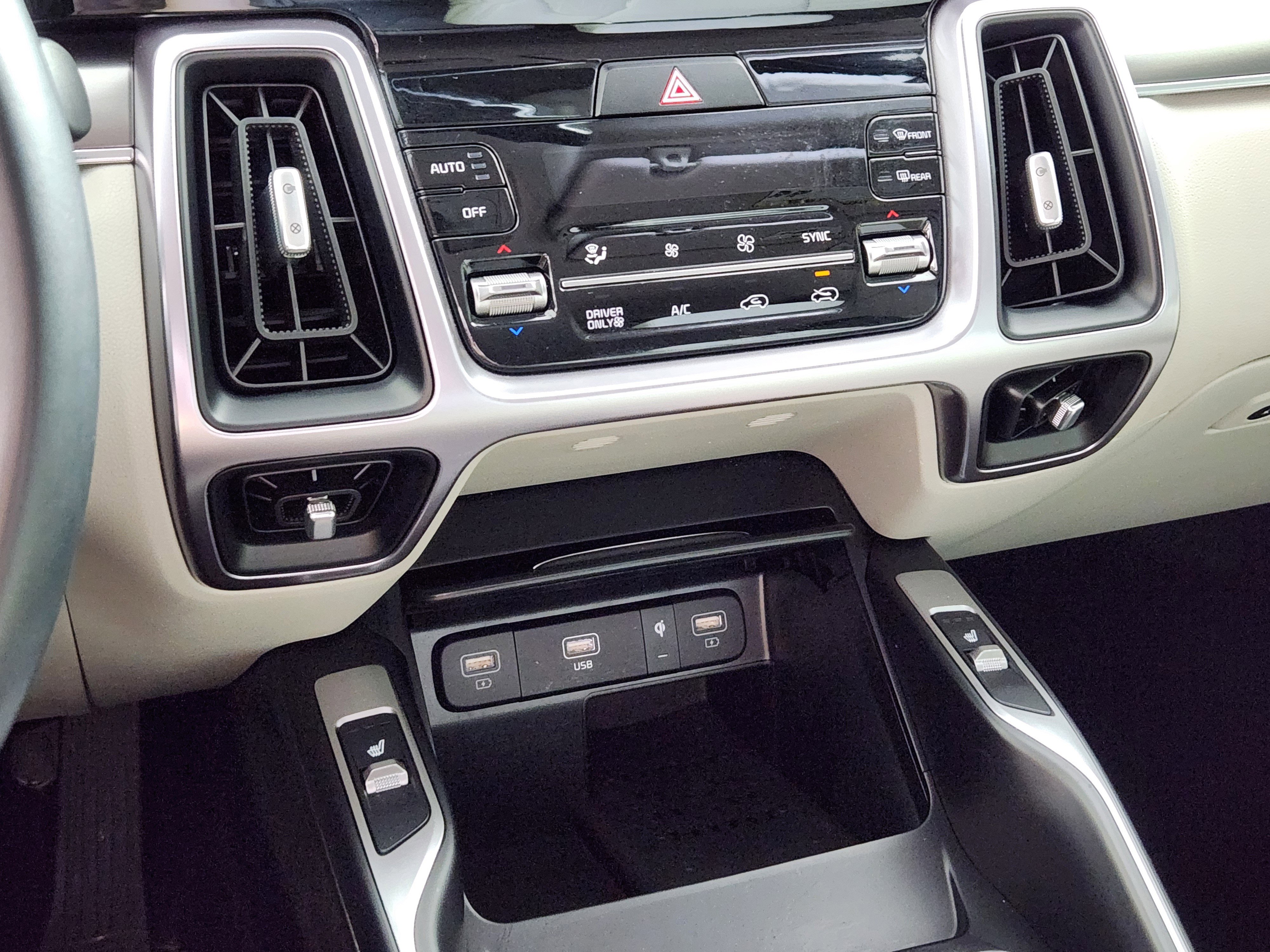 Used 2023 Kia Sorento EX image 24