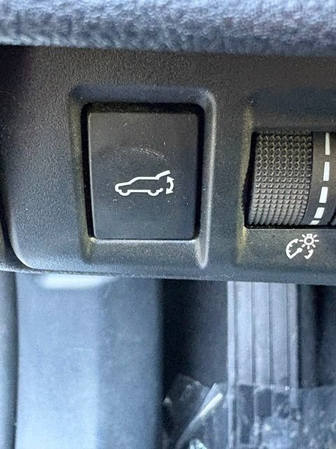 Used 2024 Subaru Outback Premium AWD/4WD image 19